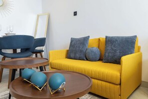 Studio | Internet - JVC Studio for 3 People With Swimming Pool (Dubai)