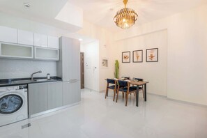 1 bedroom, Internet - Arjan Apartment That Sleeps 4 With Awesome Views (Dubai)