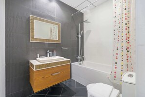 1 bedroom, Internet - Arjan Apartment That Sleeps 4 With Awesome Views (Dubai)