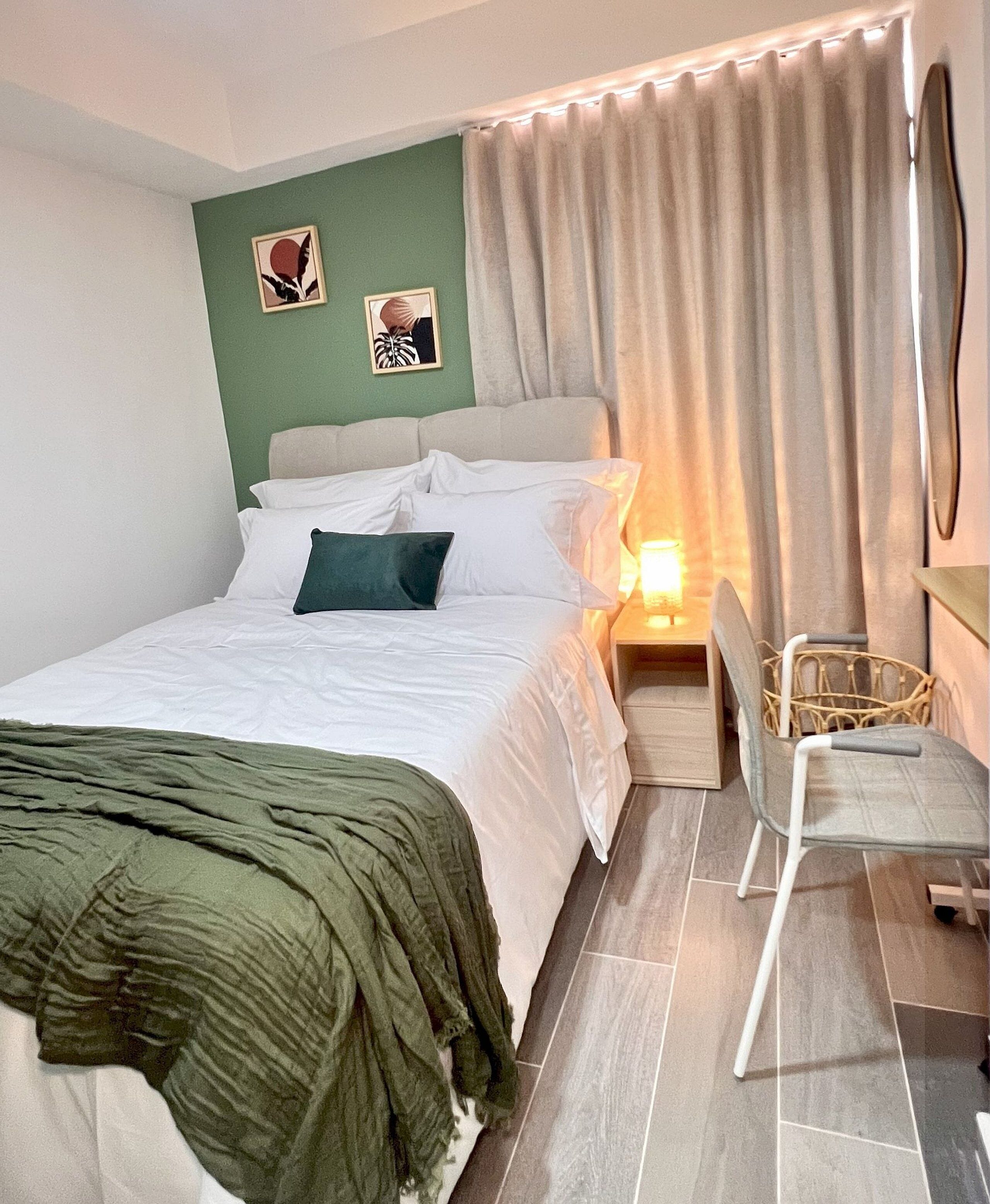 经典公寓 | 客房内保险箱、办公桌、笔记本电脑工作区、熨斗/熨衣板