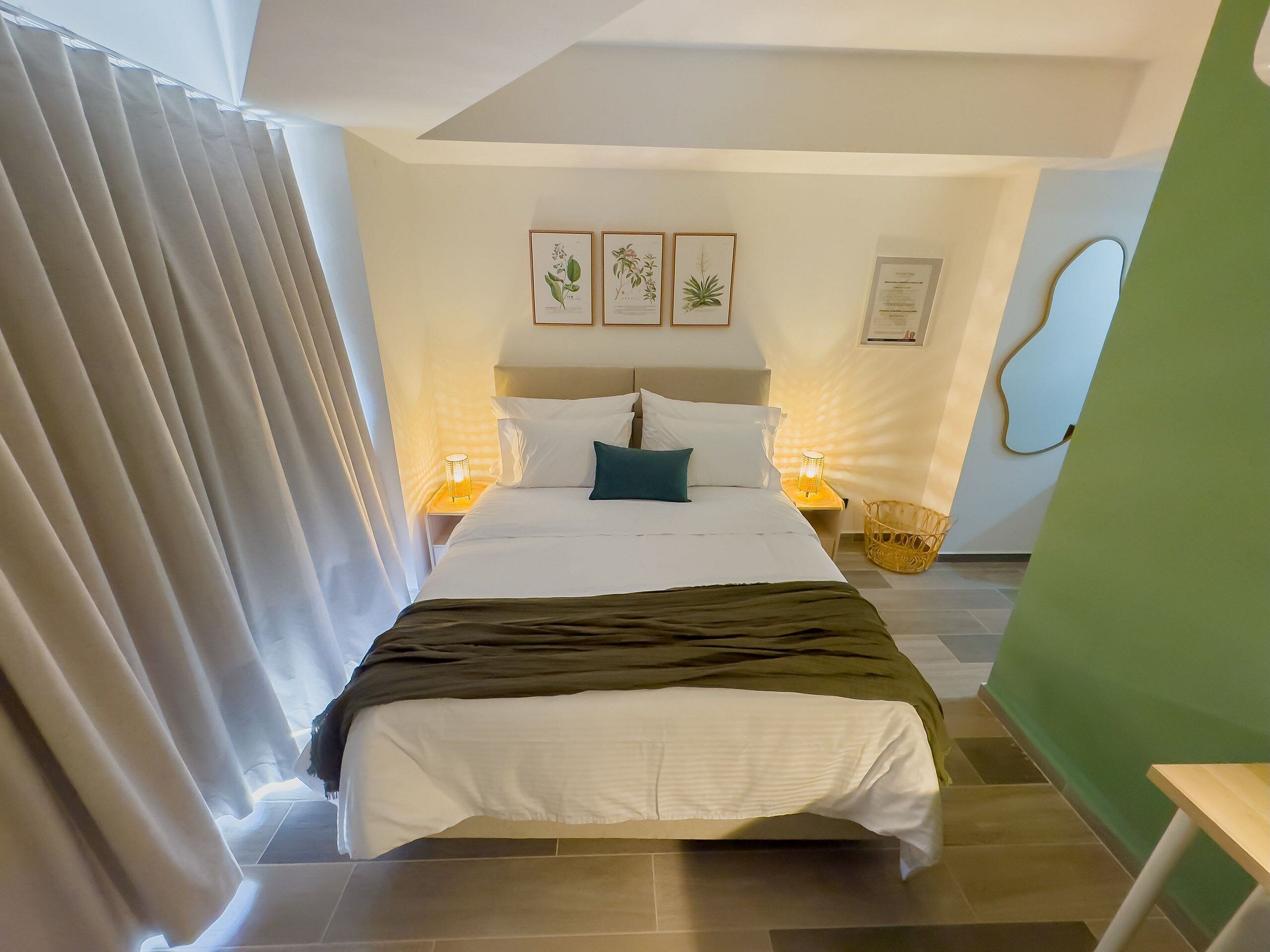 Apartment | In-room safe, desk, laptop workspace, iron/ironing board