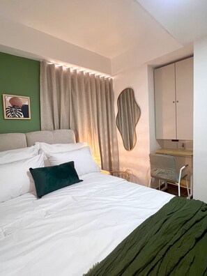 Apartament clàssic | Caixa forta a l'habitació i escriptori