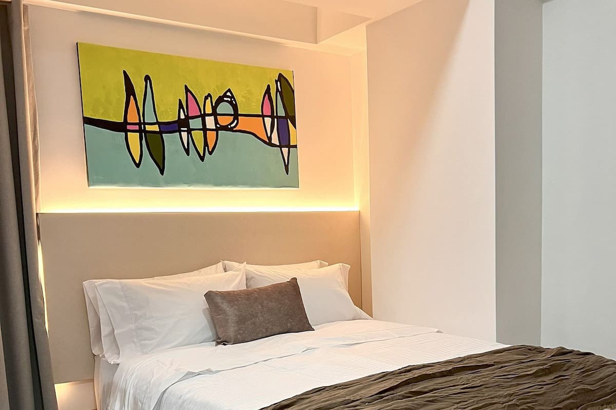 Comfort Apartment | In-room safe, desk, laptop workspace, iron/ironing board