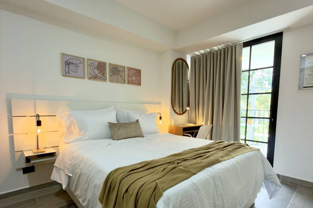 Departamento Deluxe | Caja de seguridad en la habitación y escritorio