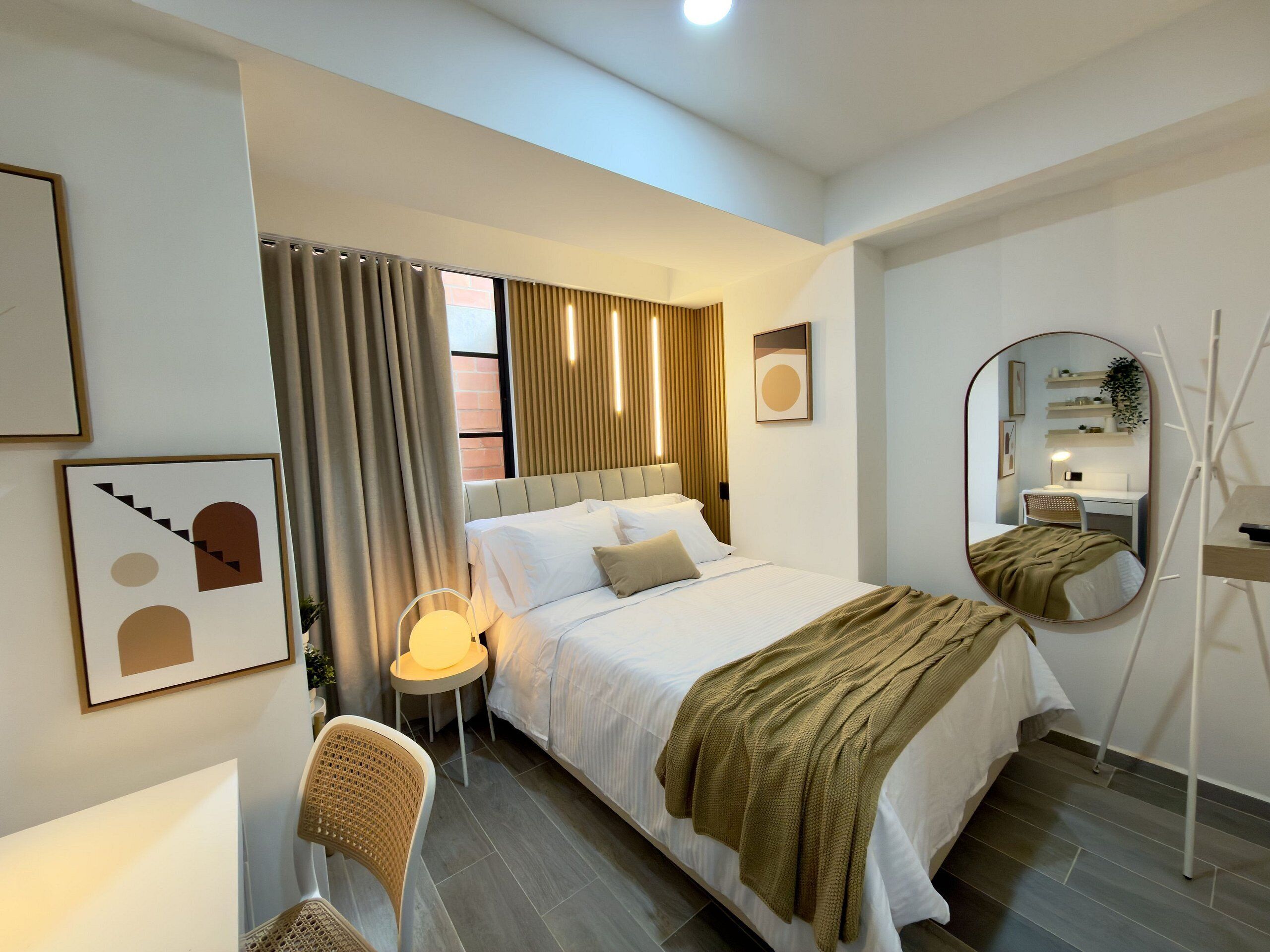 Departamento | Caja de seguridad en la habitación y escritorio 