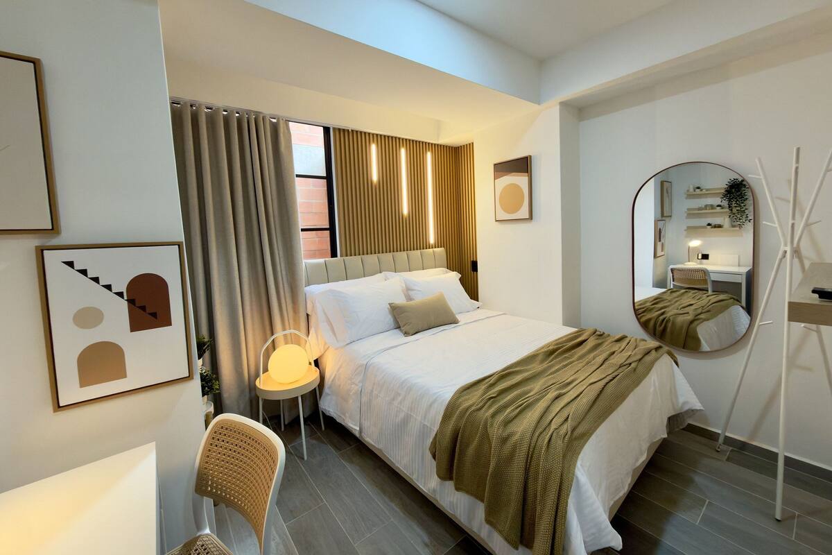 Departamento | Caja de seguridad en la habitación y escritorio