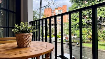 Basic-Apartment | Speisen im Freien