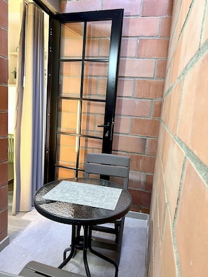 Comfort Apartment | Dining