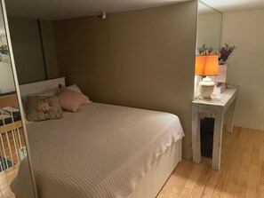 1 bedroom, internet, bed sheets
