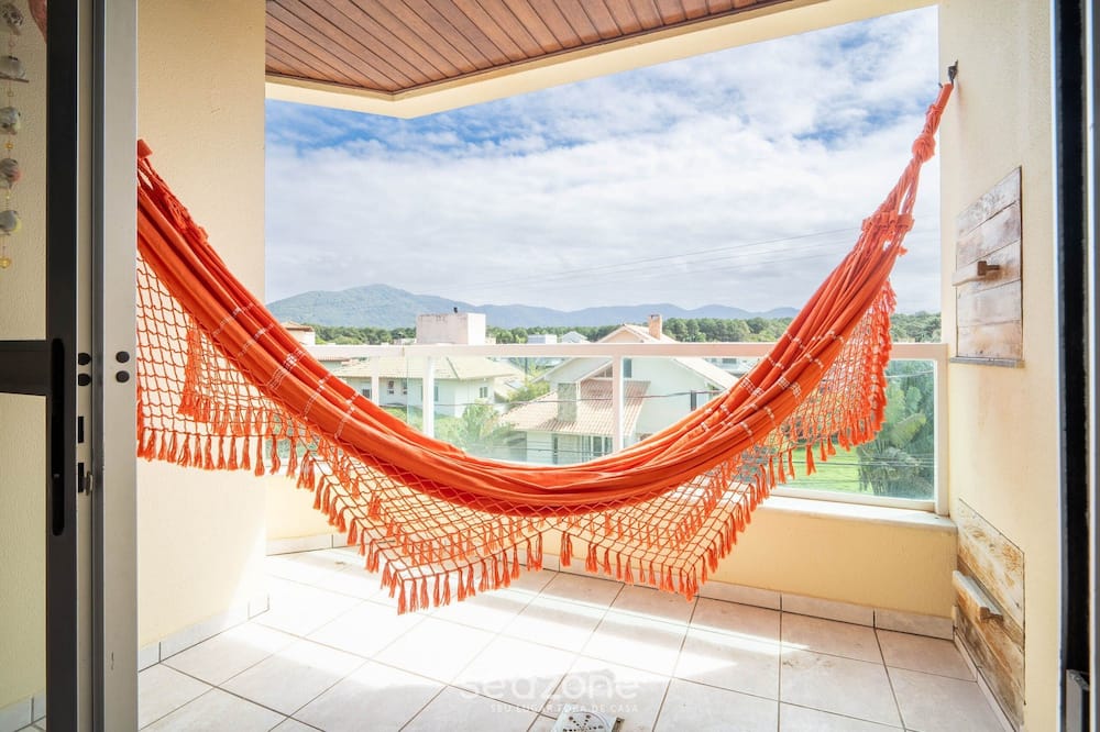 Apt w/ Balcony & BBQ 450m From the sea Reh0203