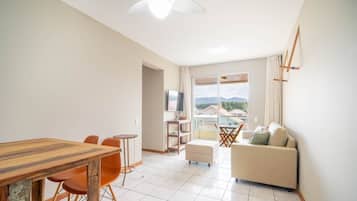 Basic Apartment | Living area