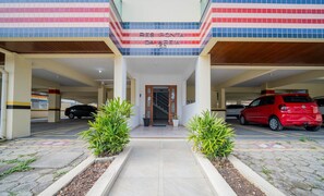 Basic Apartment | Exterior detail