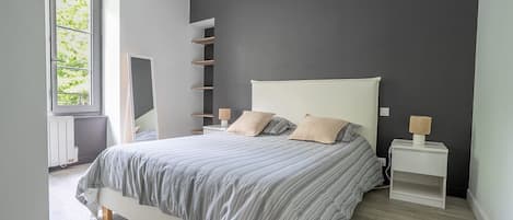 2 quartos, Wi-Fi de cortesia, roupa de cama
