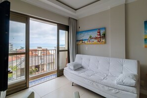 Basic Apartment | Living area