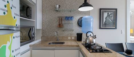 Basic Apartment | Private kitchen