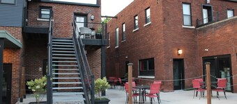 Charming historical loft in Downtown Lansing with Capitol views & cozy vibes !!!