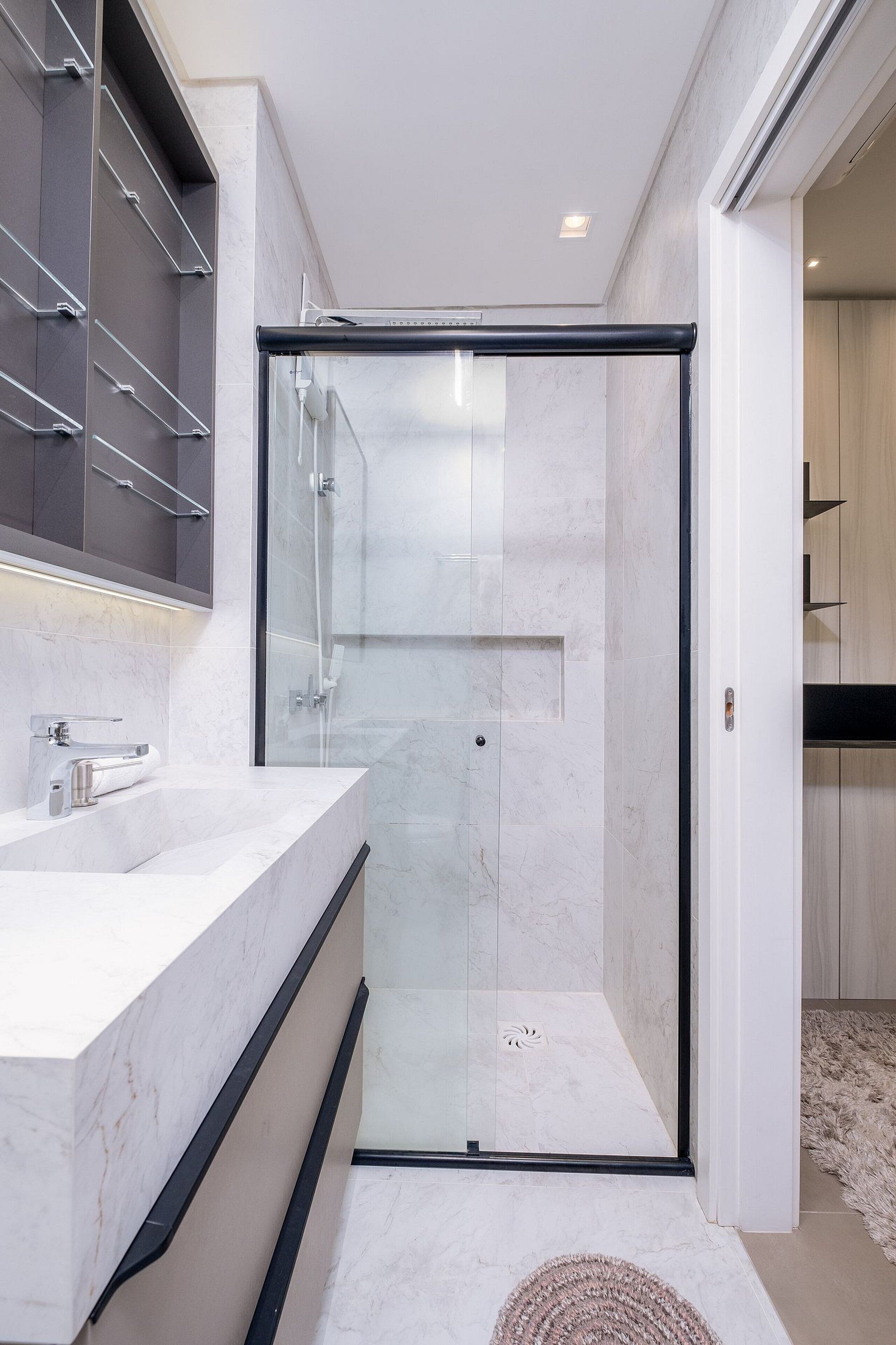 Basic Apartment | Bathroom | Free toiletries