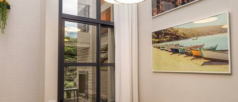 Basic Apartment | Living area