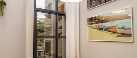 Basic Apartment | Living area