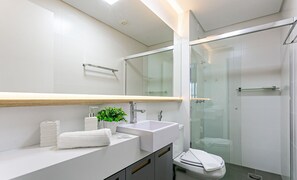Bathroom - Ap a Cond. w/ Pool and Gym, 350m the Beach Jpr212 (Florianópolis)