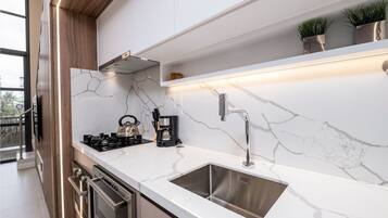 Basic Apartment | Private kitchen