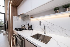 Basic Apartment | Private kitchen