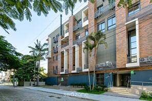 Basic Apartment | Exterior