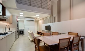 Basic Apartment | Dining