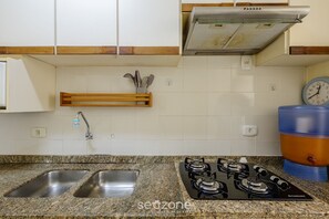 Basic Apartment | Private kitchen
