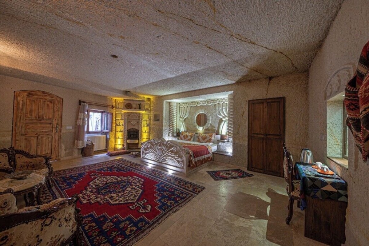 Deluxe Suite, Non Smoking | Free WiFi