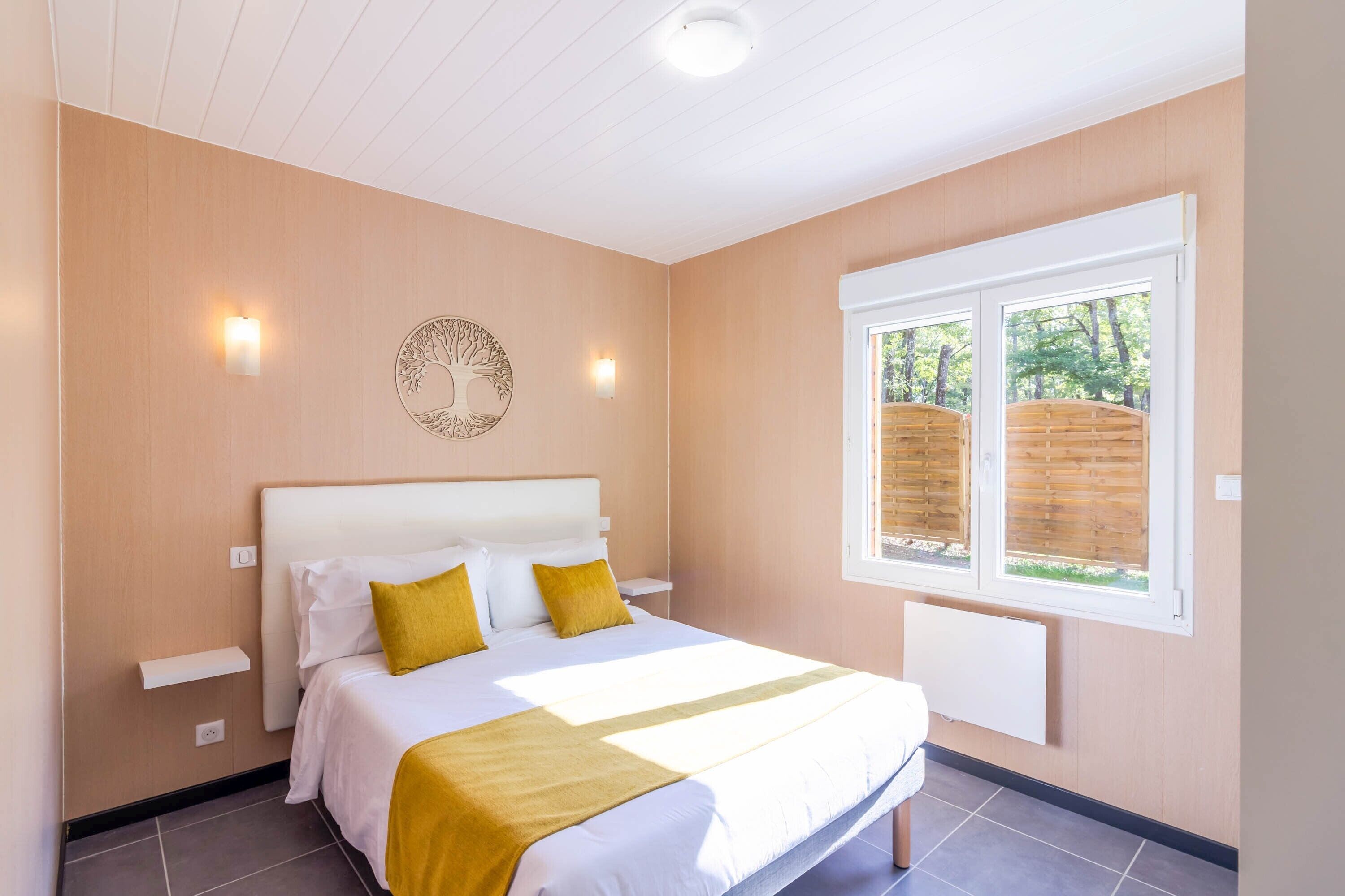 2 dormitoris, planxa i posts de planxar, wifi i roba de llit 