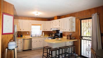 Mikrowelle, Ofen, Herdplatte, Geschirrspüler