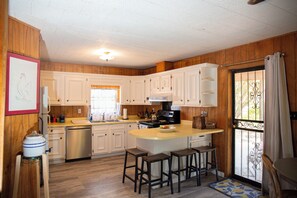 電子レンジ、オーブン、コンロ、食器洗い機