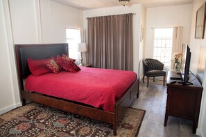 2 bedrooms, WiFi, bed sheets, wheelchair access