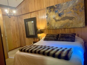 6 bedrooms, iron/ironing board, free WiFi, bed sheets