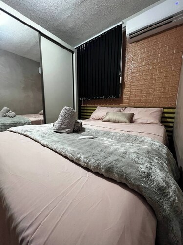 Refugio Ebano, apartment close to shopping malls, airports,  and markets