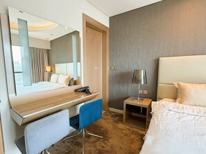 2 bedrooms, iron/ironing board, WiFi