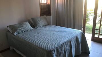 2 bedrooms, iron/ironing board, internet, bed sheets
