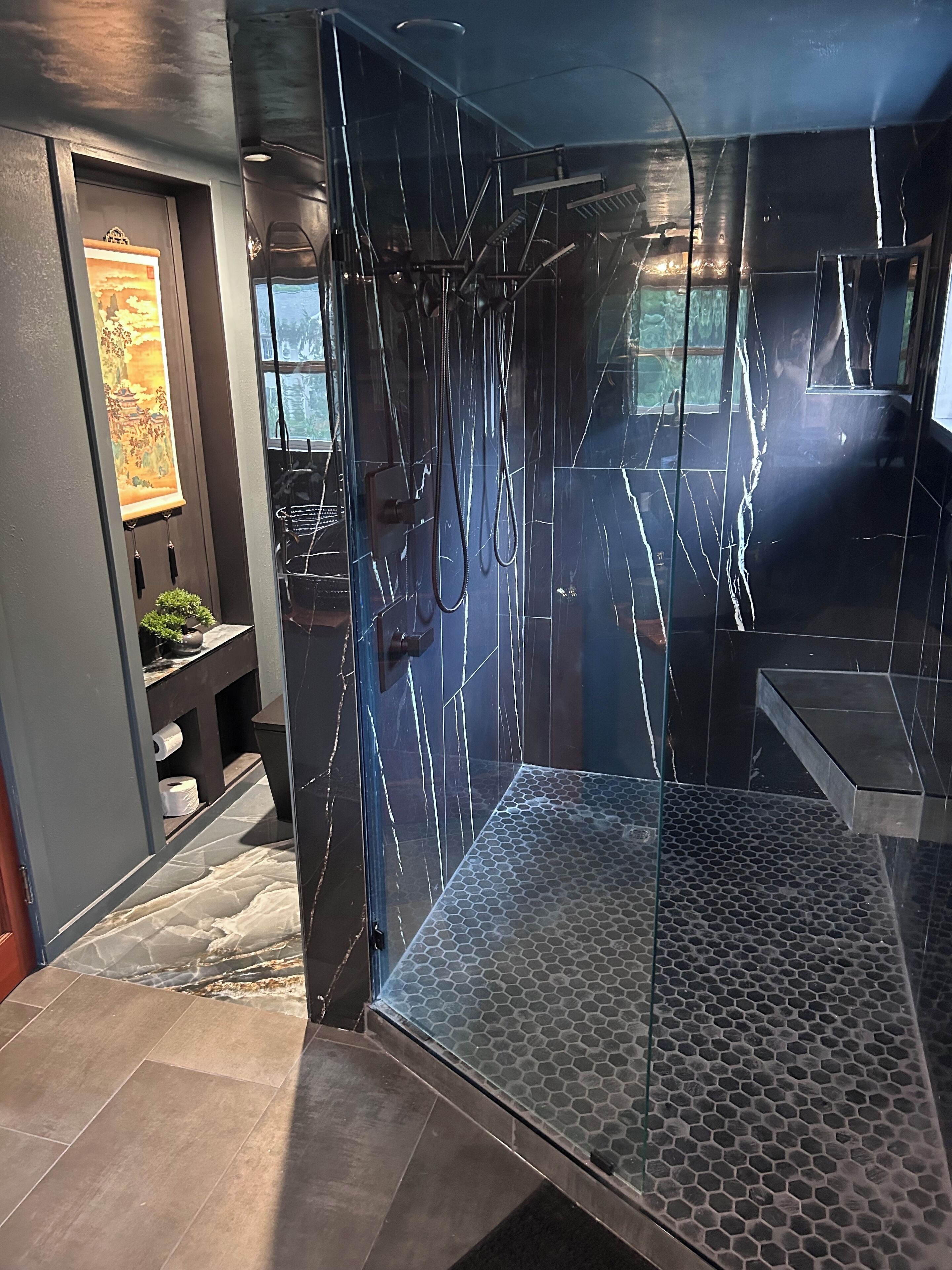 Shower, hair dryer, bidet, towels