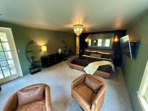 3 bedrooms, in-room safe, free WiFi, bed sheets