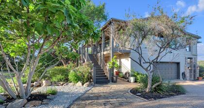 Quiet Luxury on Lake Travis - Waterfront + Outdoor Living