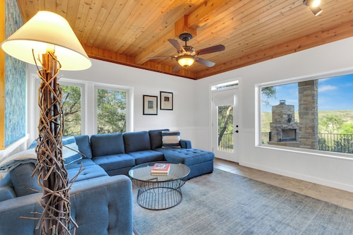 Quiet Luxury on Lake Travis - Waterfront + Outdoor Living
