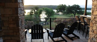 Quiet Luxury on Lake Travis - Waterfront + Outdoor Living