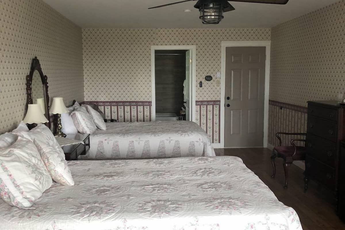 Classic Room, 2 Queen Beds, Bay View, Annex Building