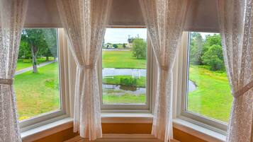 Premier kamer, 1 kingsize bed, uitzicht op de baai | Gratis wifi, beddengoed