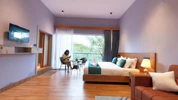 Executive Suite, Hill View | Desk, laptop workspace, free WiFi
