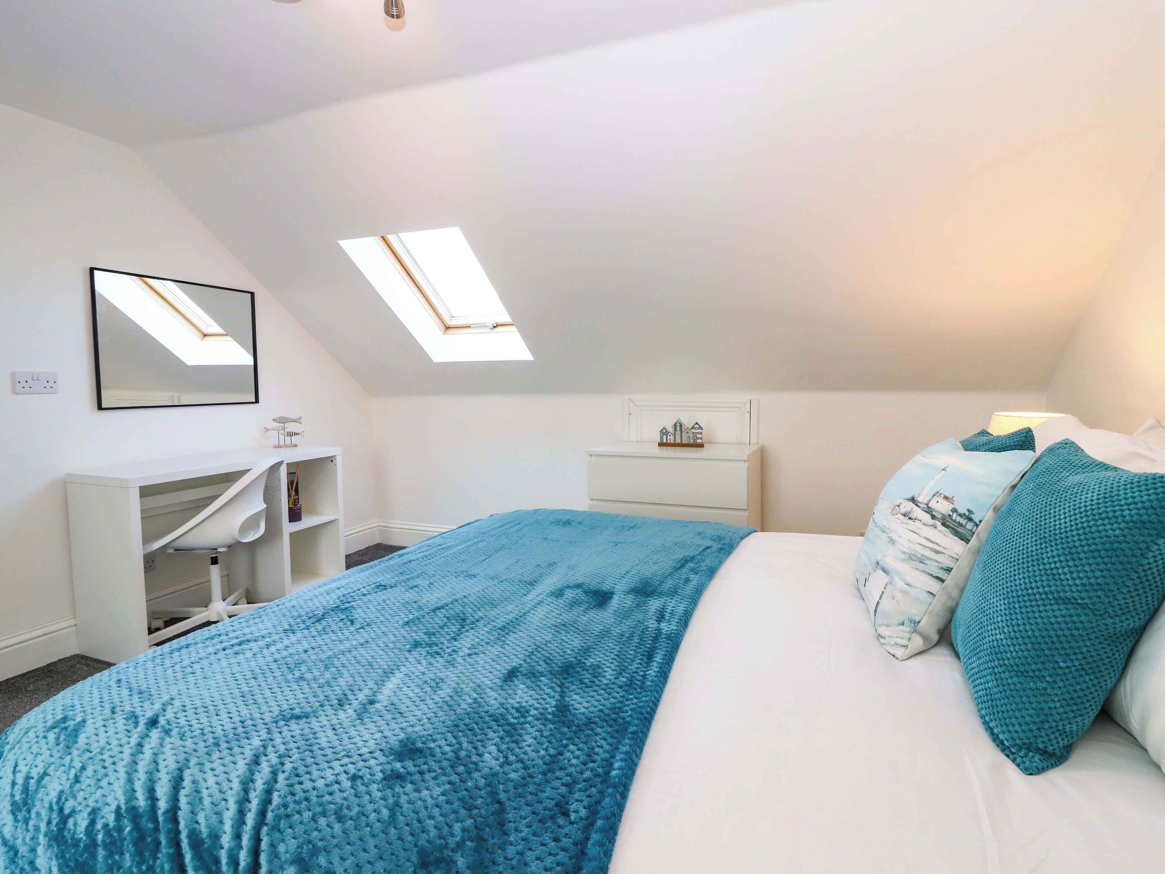 4 bedrooms, individually decorated, individually furnished, free WiFi