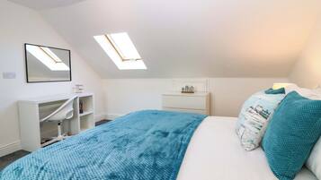 4 bedrooms, individually decorated, individually furnished, free WiFi