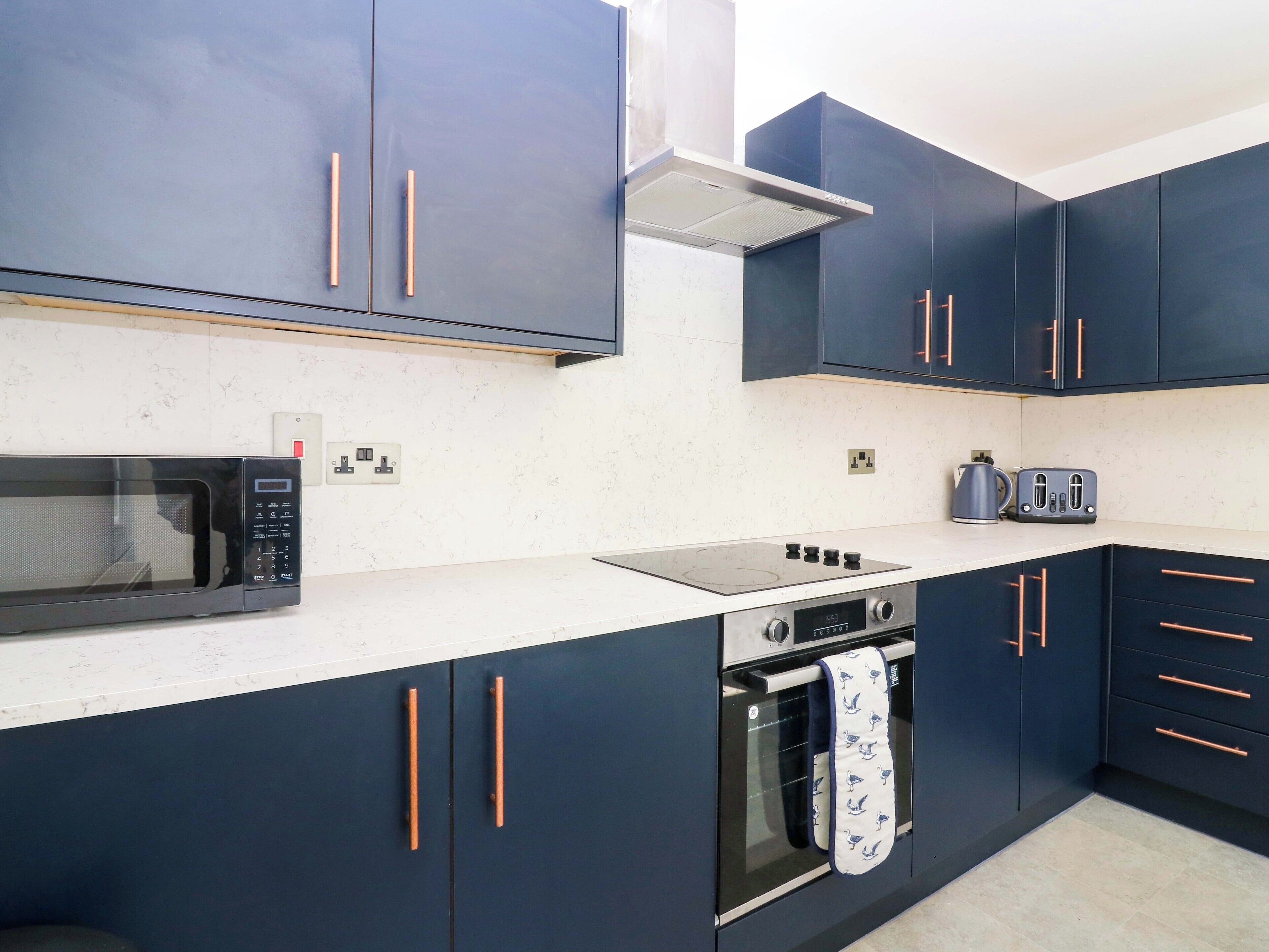 Dishwasher, cookware/dishes/utensils