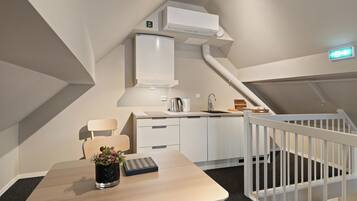 Apartment with city view - No. 2 | Verdunkelungsvorhänge, Bügeleisen/Bügelbrett, kostenloses WLAN